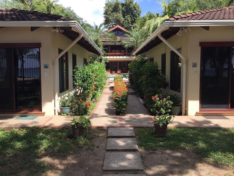 The Coast Beachfront Hotel Tamarindo Kültér fotó