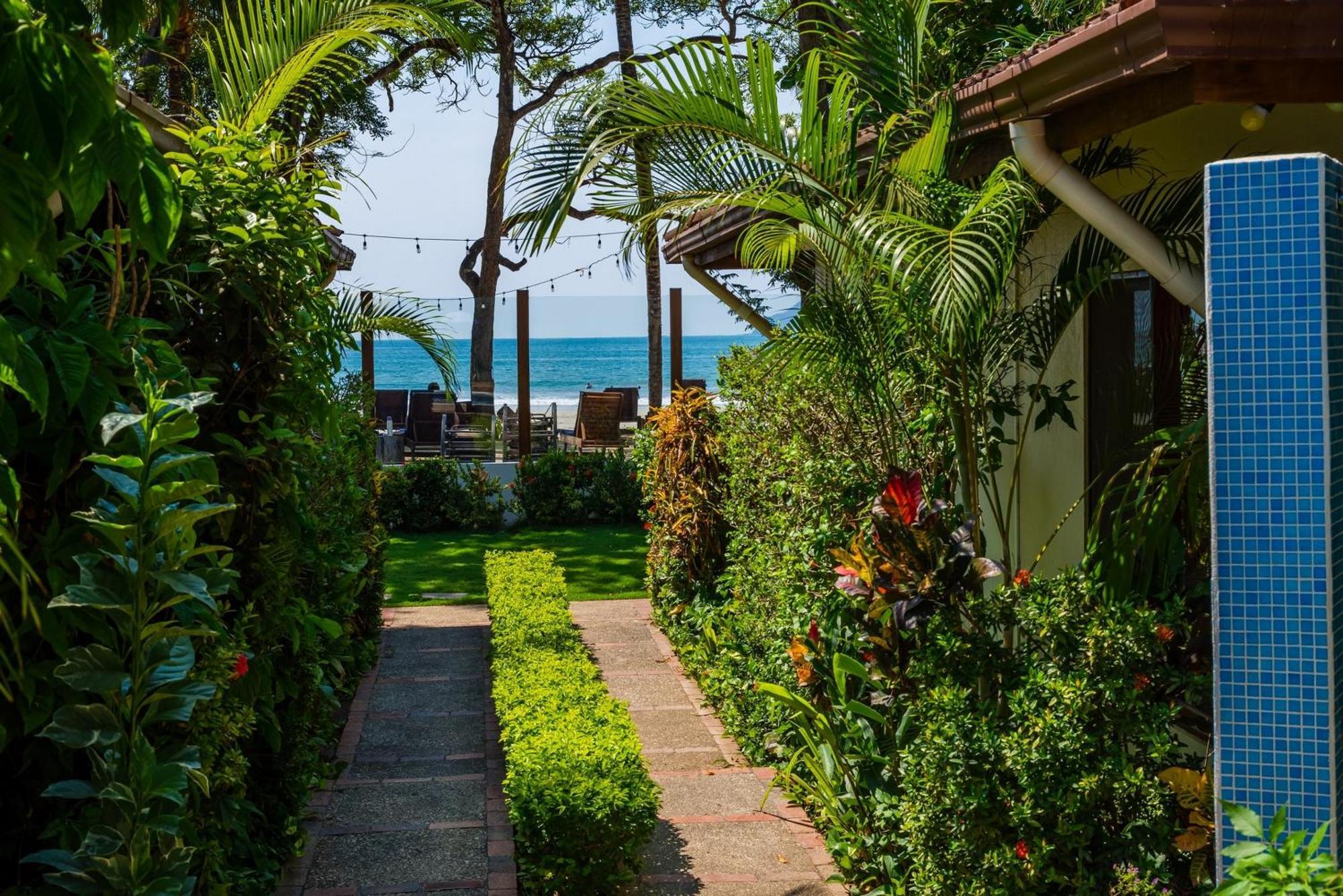 The Coast Beachfront Hotel Tamarindo Kültér fotó