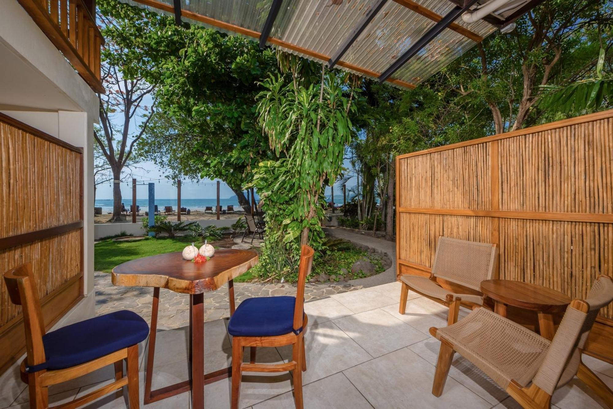 The Coast Beachfront Hotel Tamarindo Szoba fotó